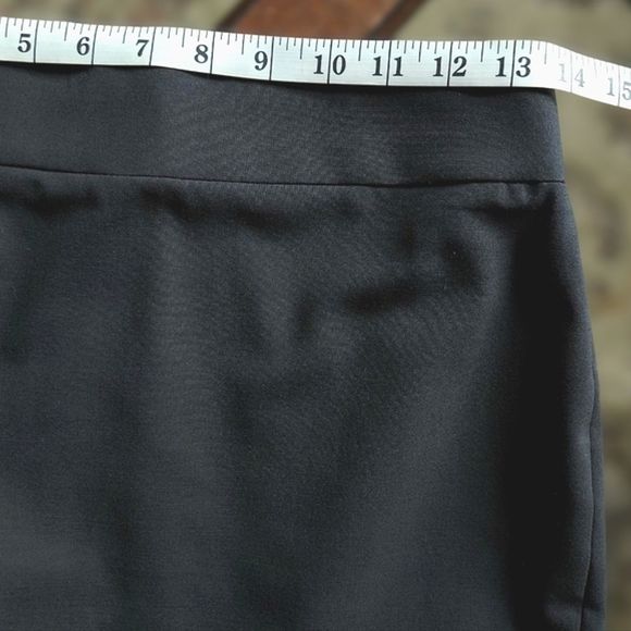 Banana Republic black above knee pencil skirt 0P (27" waist) - Picture 6 of 13
